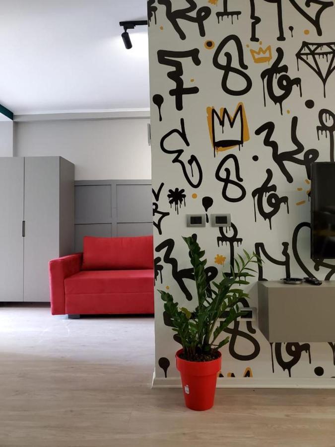 Helga'S Deluxe 3 Apartment ติรานา ภายนอก รูปภาพ