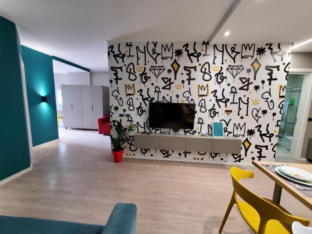 Helga'S Deluxe 3 Apartment ติรานา ภายนอก รูปภาพ