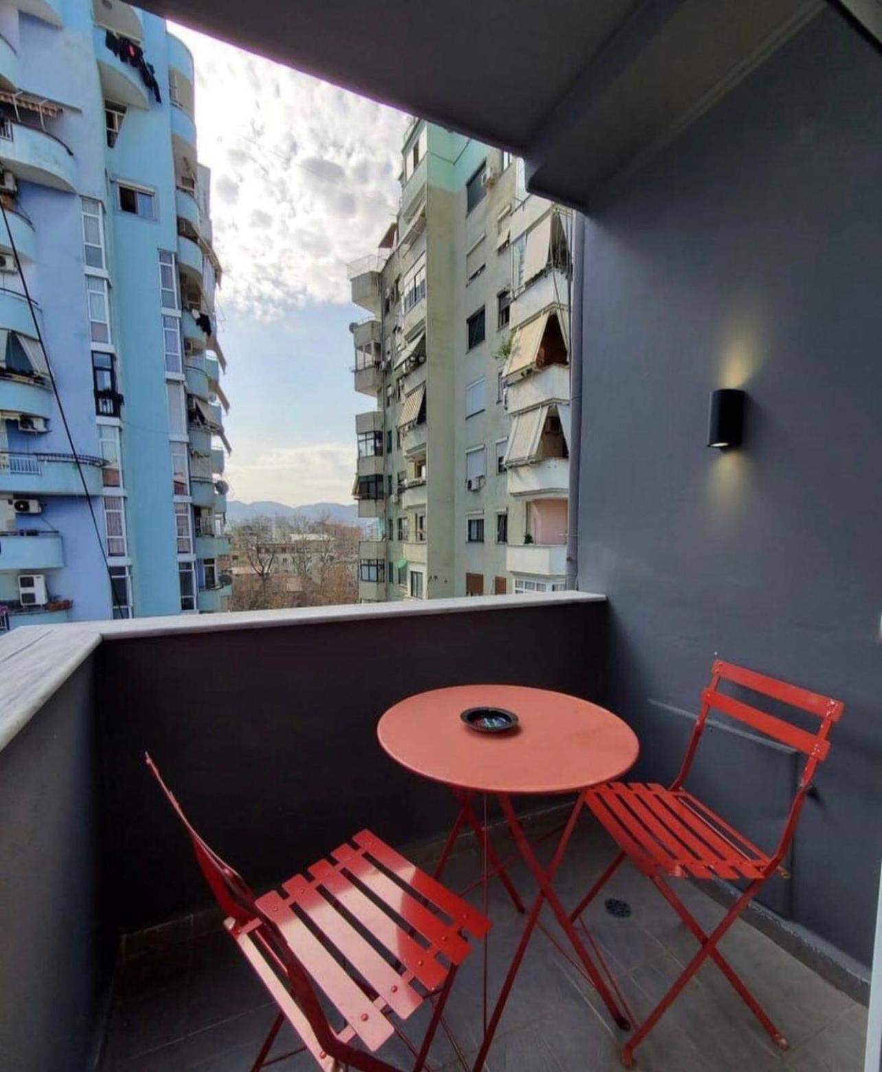 Helga'S Deluxe 3 Apartment ติรานา ภายนอก รูปภาพ